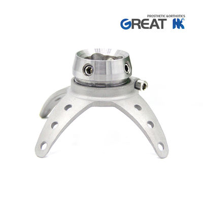 Componentes protésicos de extremidades inferiores giratorios con tres anclajes Adaptador de toma